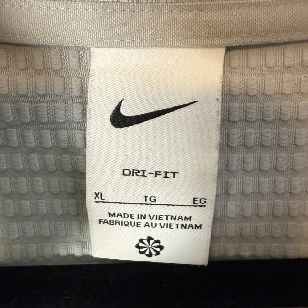 Nike Shirt Men XL Gray 1/4 Zip Stretch Swoosh Performance Athleisure‎ Logo